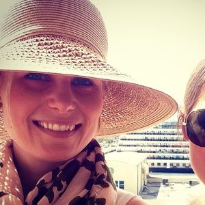 Meet your Posher, Lauren